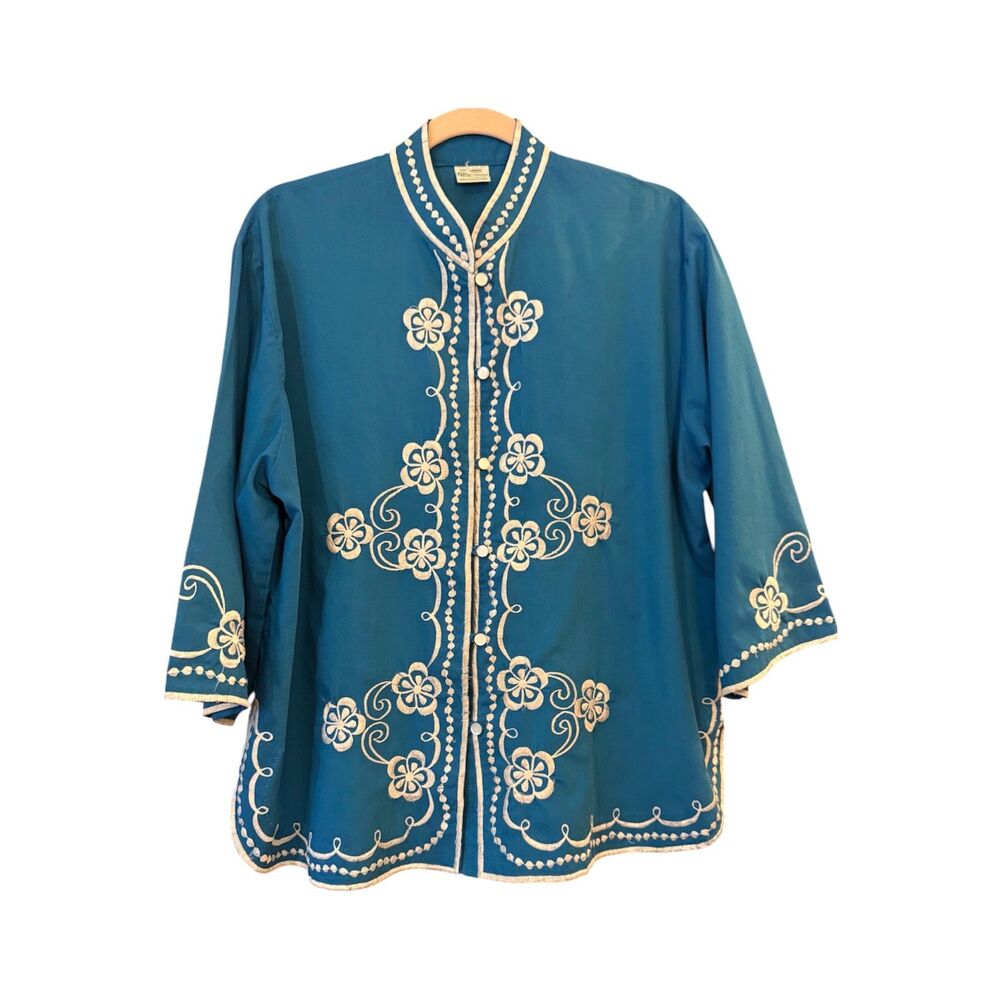 Caro of Honolulu Vintage Embroidered Blouse Blue Floral Button Front Size 16